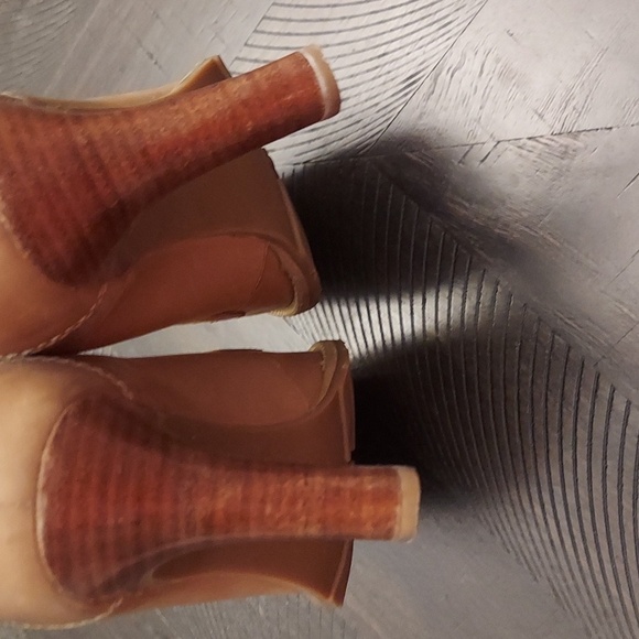 WHITE MOUNTAIN 8 Tan Heeled Slip On Leather Loafers - Picture 7 of 16